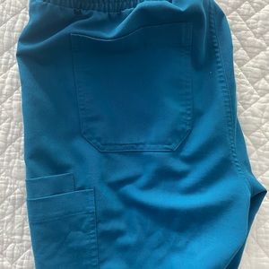 Figs medium scrubs top and bottom set